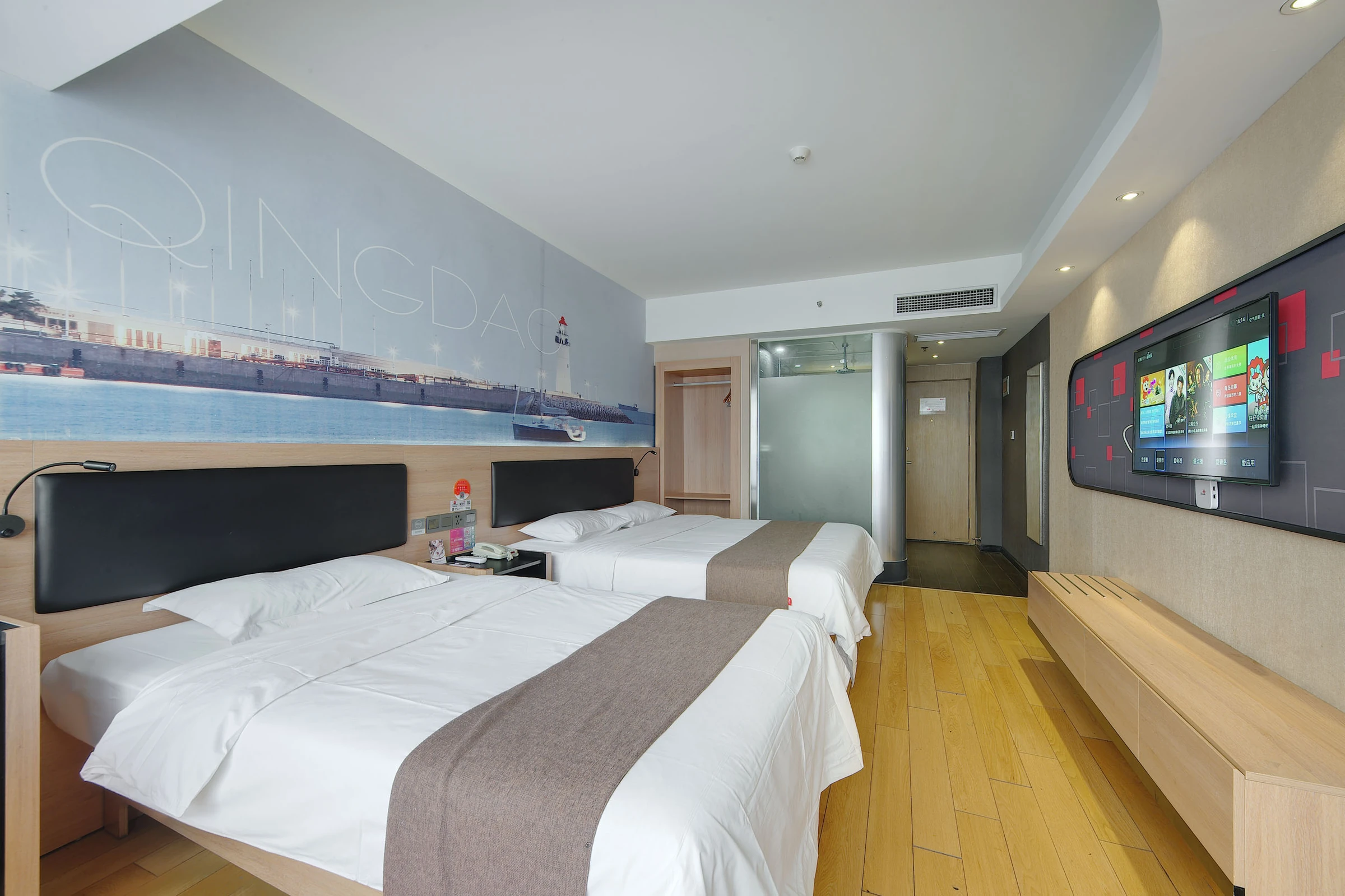 Thank You Hotel, Qingdao — Hospitality and dining-space photography — 2
